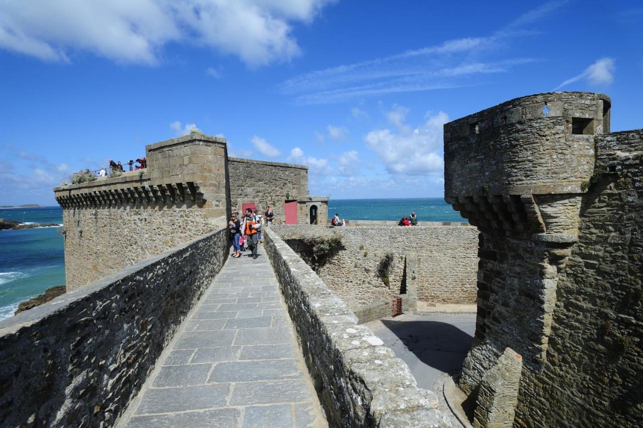 Saint-Malo Le Kruger 350 M Des Thermes Marins Apartment Luaran gambar